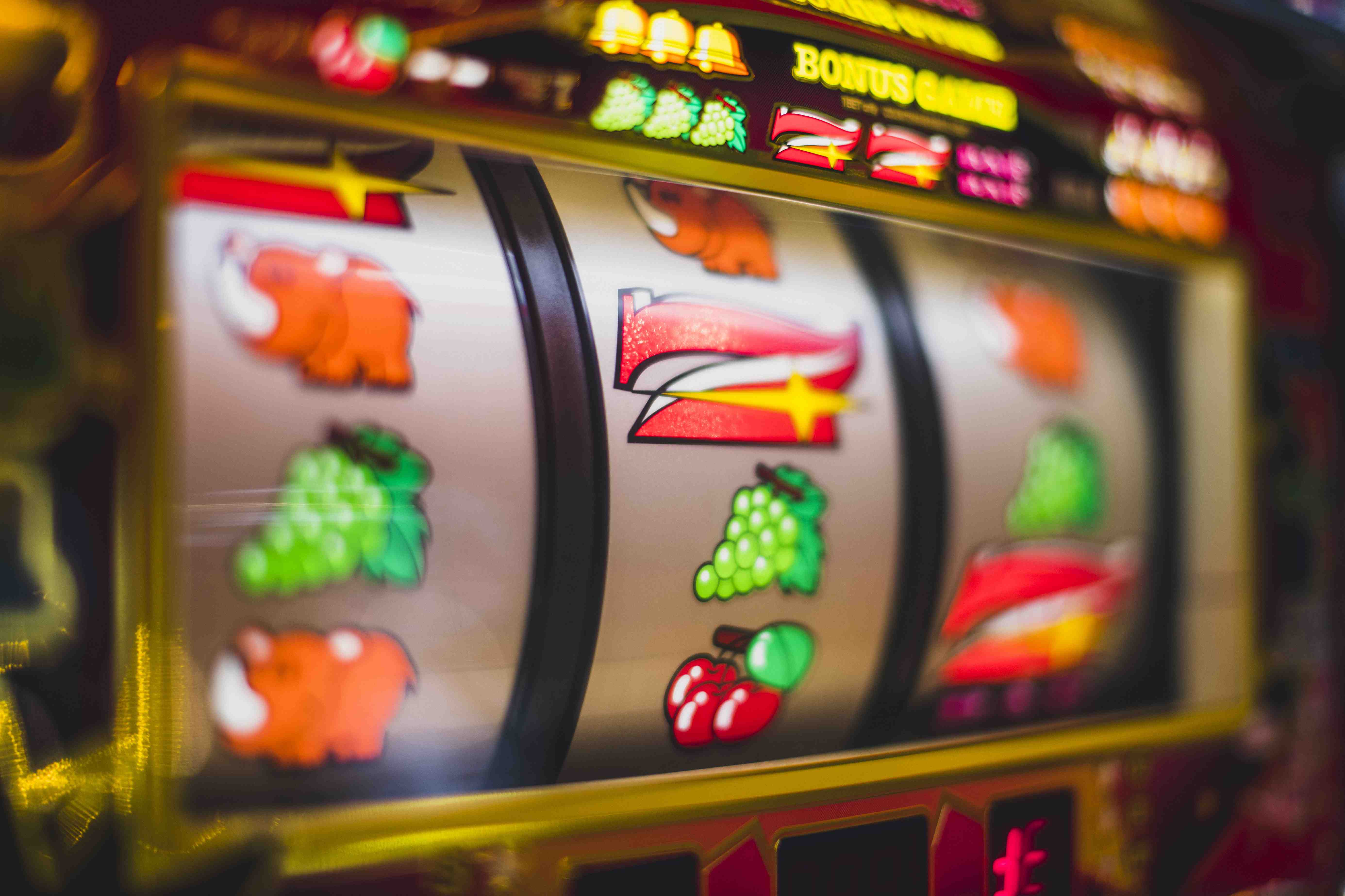 Suasana live kasino via555 — meja dealer sungguhan baccarat dan blackjack online